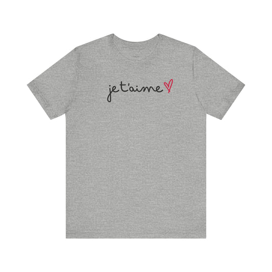 Gray t-shirt with 'je t'aime' text and heart